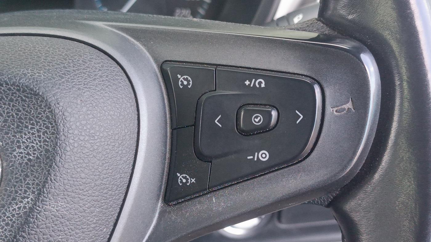 2020 Tata ALTROZ XZ PETROL, Petrol, Manual, 41,857 km, Adaptive Cruise Control