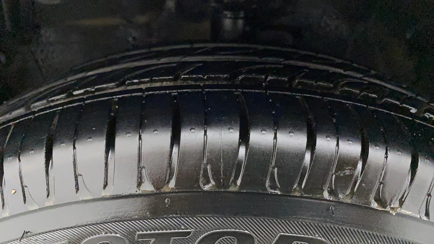 2014 Maruti Celerio VXI, Petrol, Manual, 45,547 km, Left Front Tyre Tread