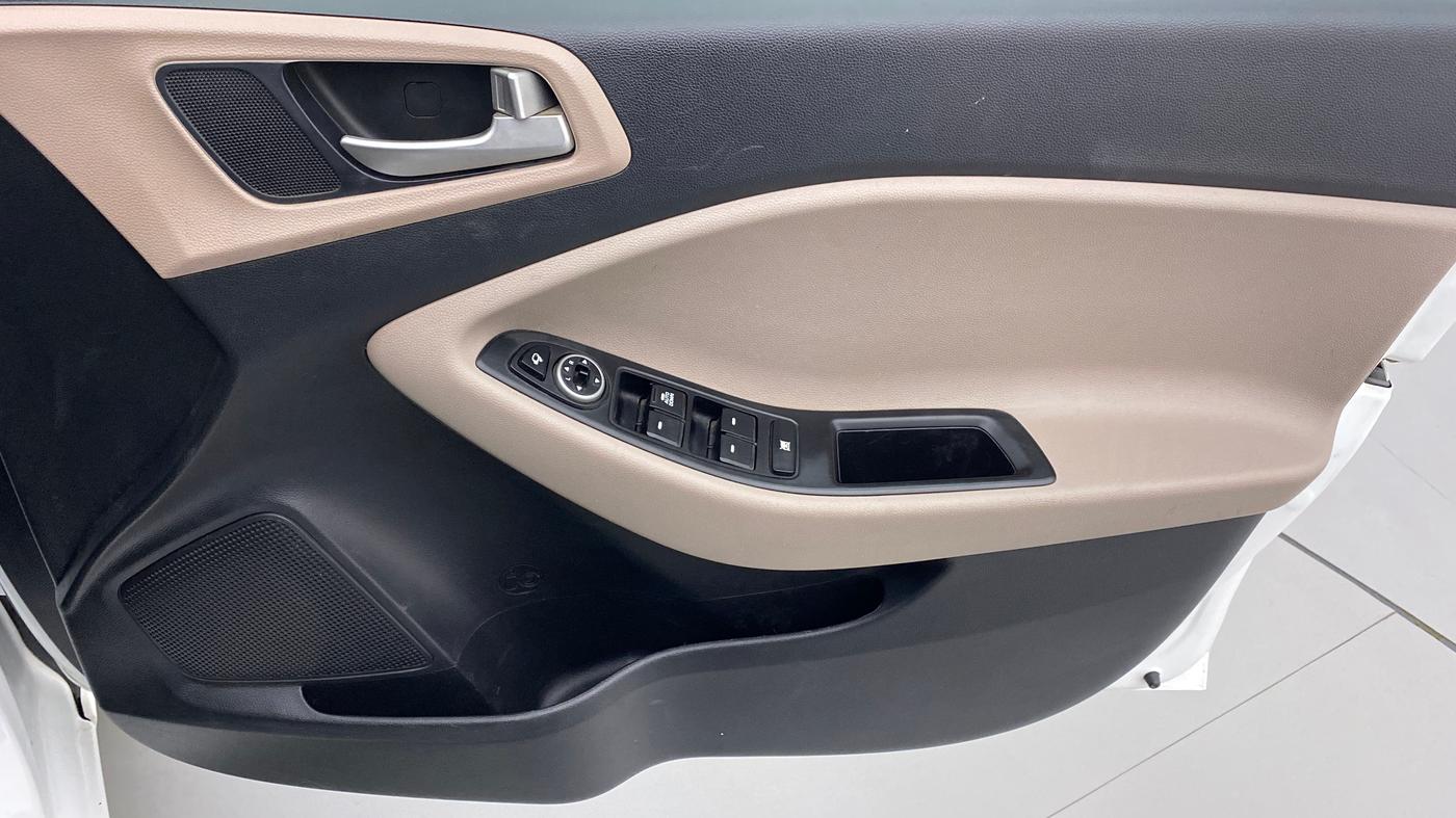 2020 Hyundai Elite i20 1.2 SPORTS PLUS VTVT, Petrol, Manual, 38,922 km, Driver Side Door Panels Control