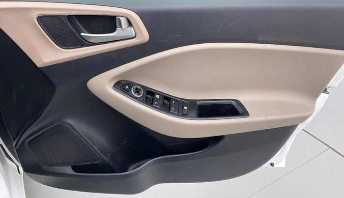 2020 Hyundai Elite i20 1.2 SPORTS PLUS VTVT, Petrol, Manual, 38,922 km, Driver Side Door Panels Control