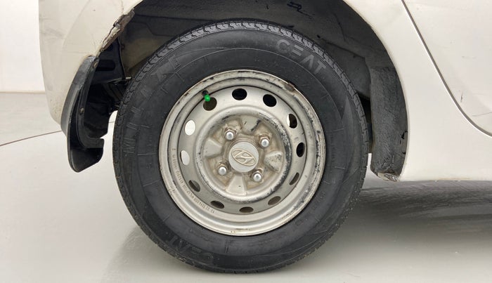 2013 Hyundai Eon ERA +, Petrol, Manual, 89,895 km, Right Rear Wheel
