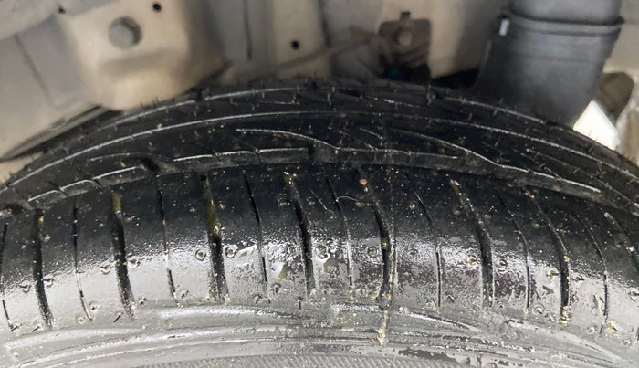 2013 Hyundai Eon ERA +, Petrol, Manual, 89,895 km, Left Rear Tyre Tread