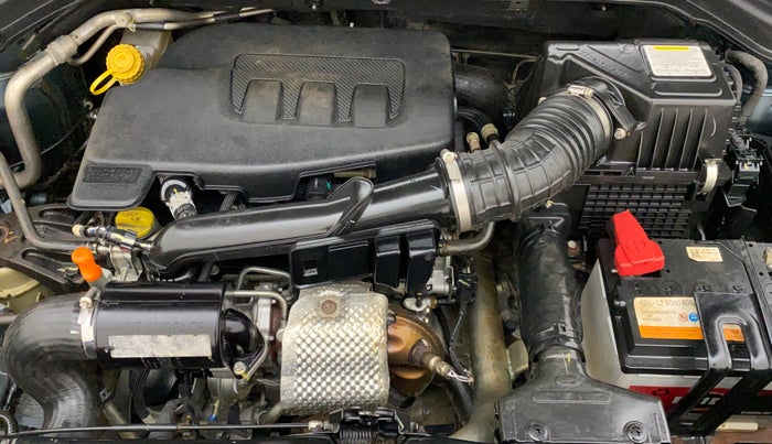 2022 Mahindra XUV300 W6 1.2 PETROL, Petrol, Manual, 45,733 km, Open Bonet