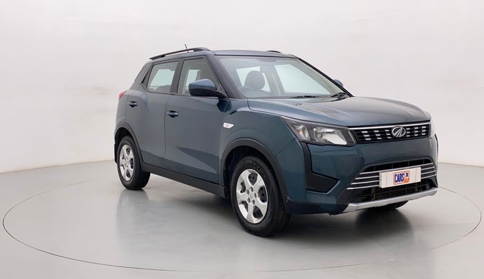 2022 Mahindra XUV300 W6 1.2 PETROL, Petrol, Manual, 45,733 km, Right Front Diagonal
