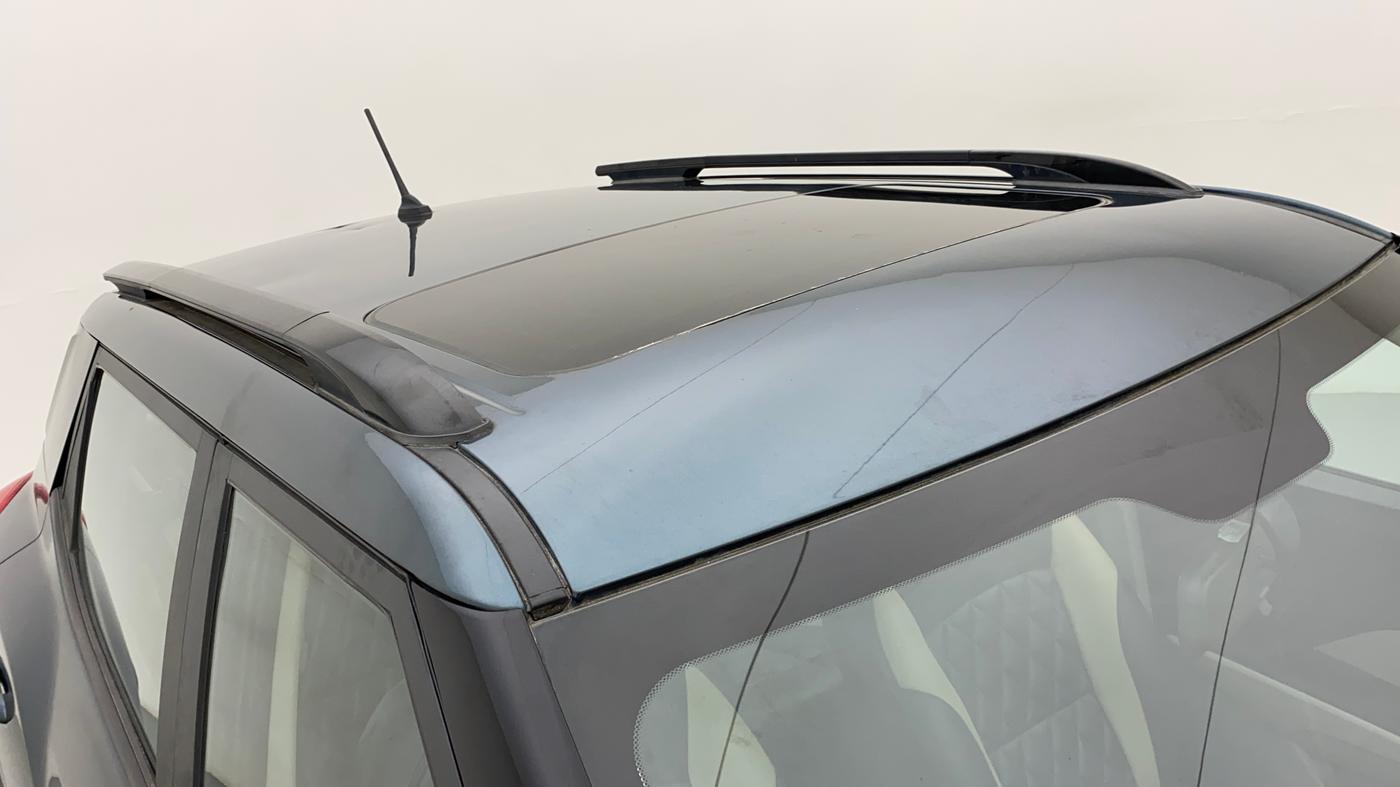 2022 Mahindra XUV300 W6 1.2 PETROL, Petrol, Manual, 45,733 km, Roof