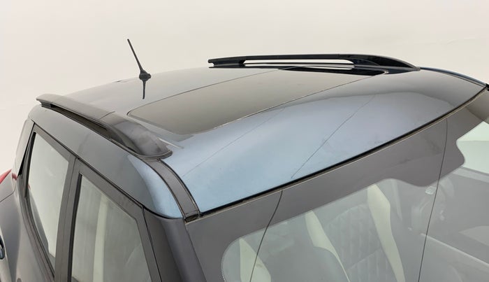 2022 Mahindra XUV300 W6 1.2 PETROL, Petrol, Manual, 45,733 km, Roof