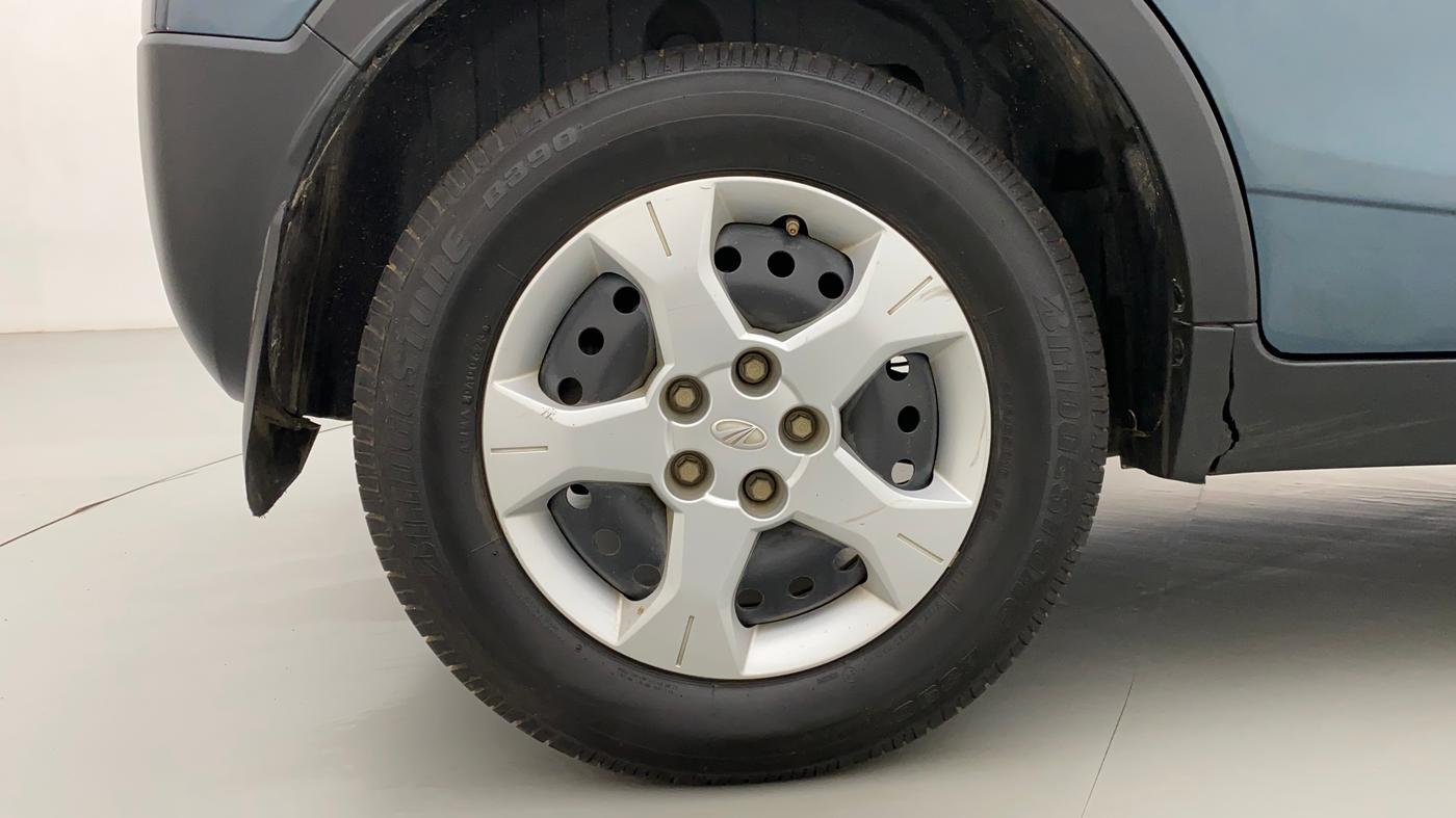 2022 Mahindra XUV300 W6 1.2 PETROL, Petrol, Manual, 45,733 km, Right Rear Wheel