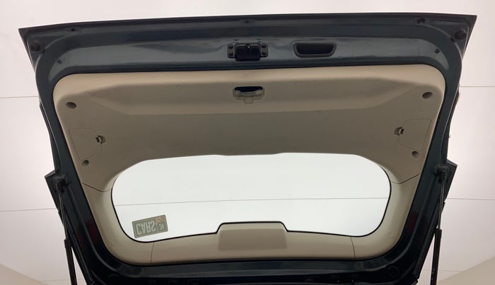 2022 Mahindra XUV300 W6 1.2 PETROL, Petrol, Manual, 45,733 km, Boot Door Open