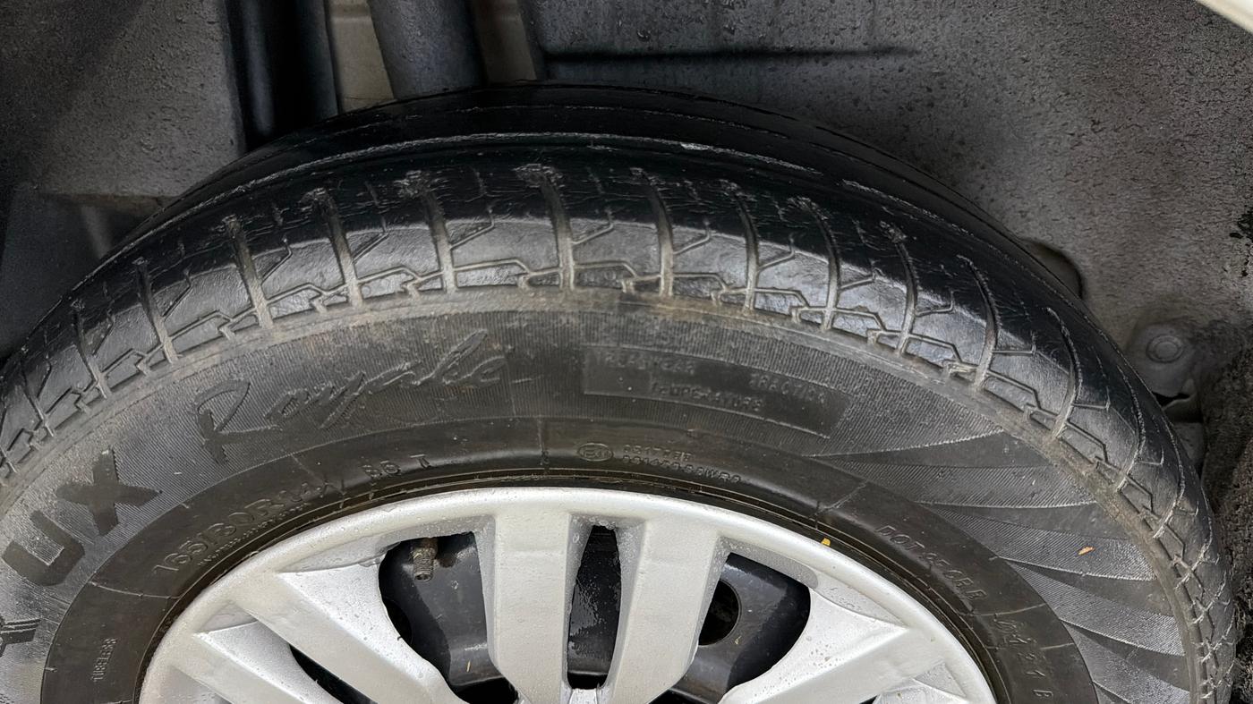 2021 Maruti Dzire VXI, Petrol, Manual, 59,299 km, Right Rear Tyre Tread