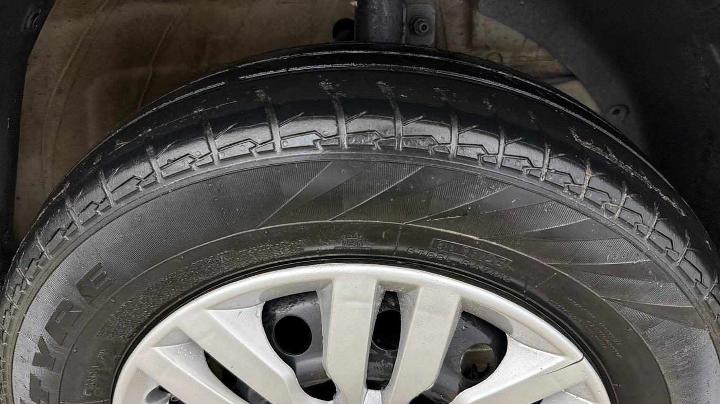 2021 Maruti Dzire VXI, Petrol, Manual, 59,299 km, Right Front Tyre Tread