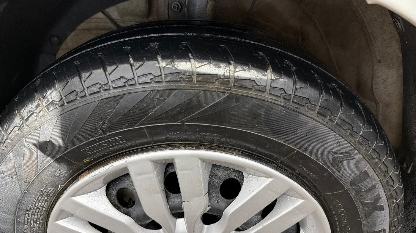 2021 Maruti Dzire VXI, Petrol, Manual, 59,299 km, Left Front Tyre Tread