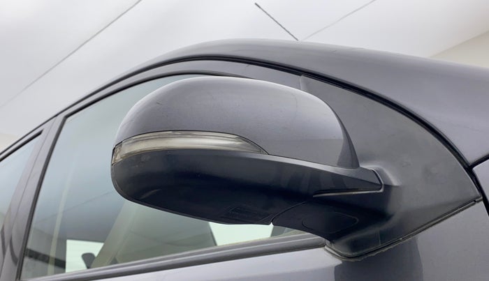 2013 Hyundai i10 SPORTZ 1.2 AT, Petrol, Automatic, 72,733 km, Right rear-view mirror - Indicator light has minor damage