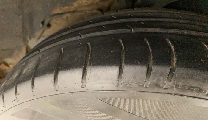 2013 Hyundai i10 SPORTZ 1.2 AT, Petrol, Automatic, 72,733 km, Left Rear Tyre Tread