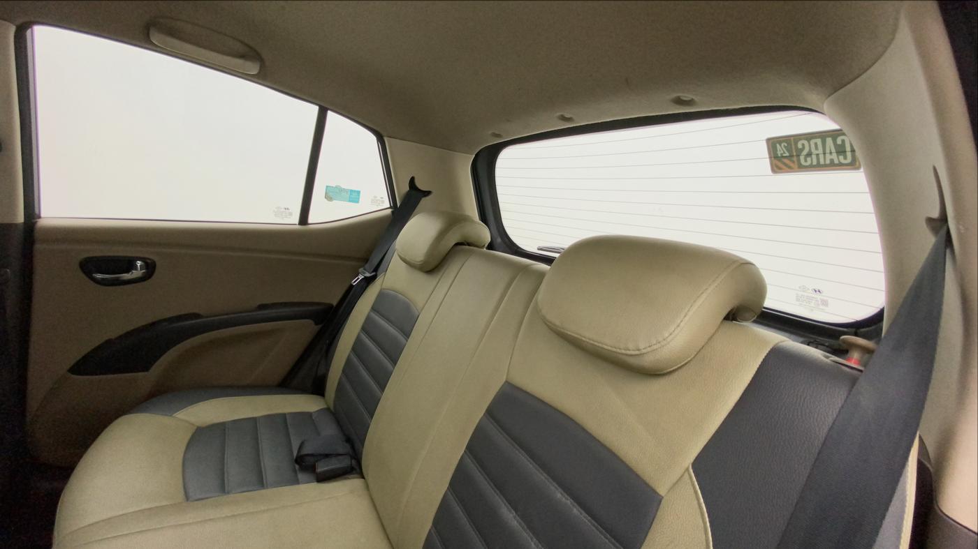 2013 Hyundai i10 SPORTZ 1.2 AT, Petrol, Automatic, 72,733 km, Right Side Rear Door Cabin