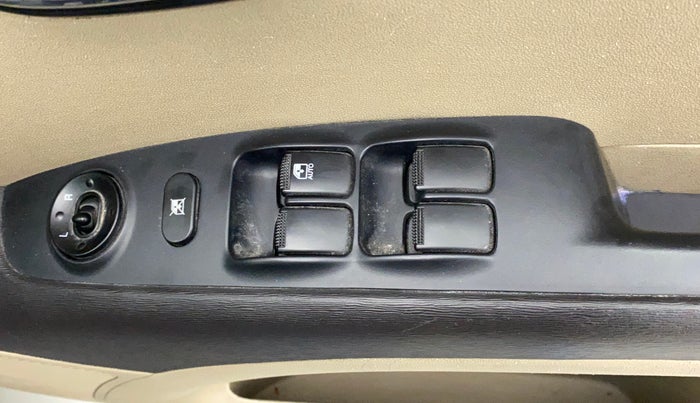 2013 Hyundai i10 SPORTZ 1.2 AT, Petrol, Automatic, 72,733 km, Right front window switch / handle - Master window function not working