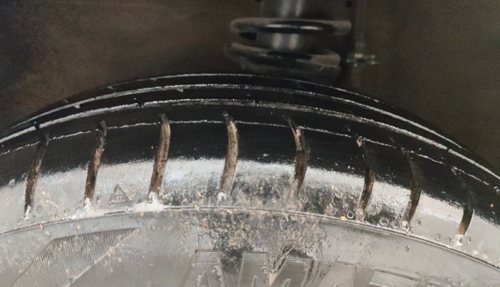 2017 Maruti Alto K10 VXI (O), Petrol, Manual, 37,032 km, Left Front Tyre Tread