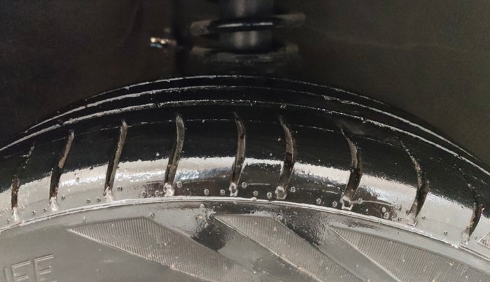 2017 Maruti Alto K10 VXI (O), Petrol, Manual, 37,032 km, Right Front Tyre Tread