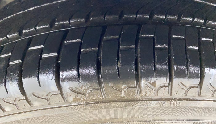 2016 Hyundai Grand i10 SPORTZ 1.2 KAPPA VTVT, Petrol, Manual, 55,544 km, Left Front Tyre Tread