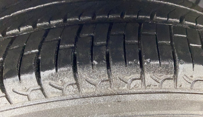 2016 Hyundai Grand i10 SPORTZ 1.2 KAPPA VTVT, Petrol, Manual, 55,544 km, Right Front Tyre Tread