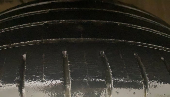 2023 Maruti Baleno ALPHA 1.2 AGS, Petrol, Automatic, 77,751 km, Left Front Tyre Tread