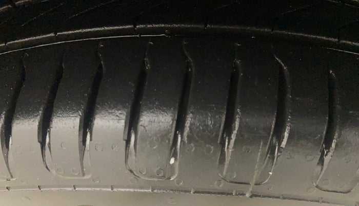 2018 Maruti Baleno ALPHA PETROL 1.2, Petrol, Manual, 77,435 km, Right Front Tyre Tread