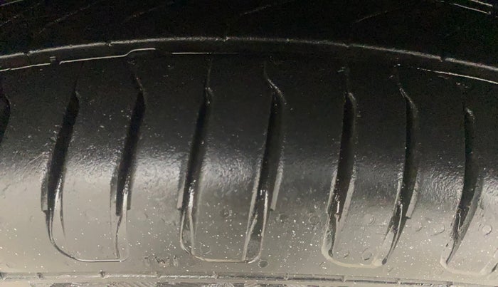 2018 Maruti Baleno ALPHA PETROL 1.2, Petrol, Manual, 77,435 km, Left Front Tyre Tread
