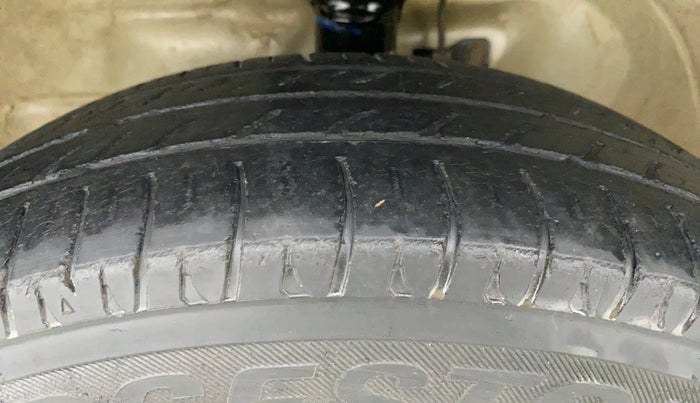 2012 Maruti Wagon R 1.0 LXI, Petrol, Manual, 45,019 km, Left Front Tyre Tread