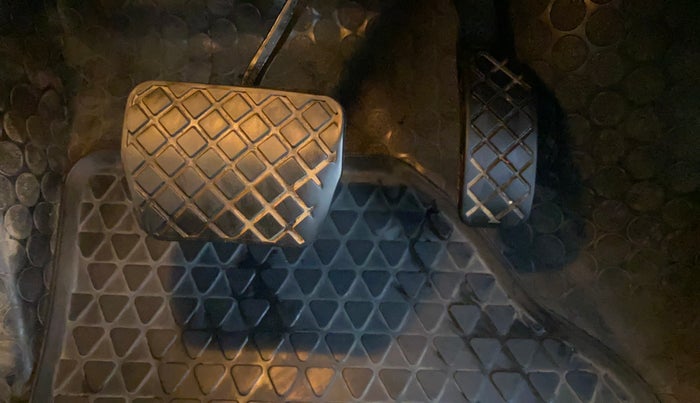 2019 Volkswagen Ameo HIGHLINE PLUS 1.5L AT 16 ALLOY, Diesel, Automatic, 99,697 km, Pedals