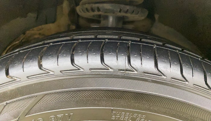 2019 Volkswagen Ameo HIGHLINE PLUS 1.5L AT 16 ALLOY, Diesel, Automatic, 99,697 km, Right Front Tyre Tread