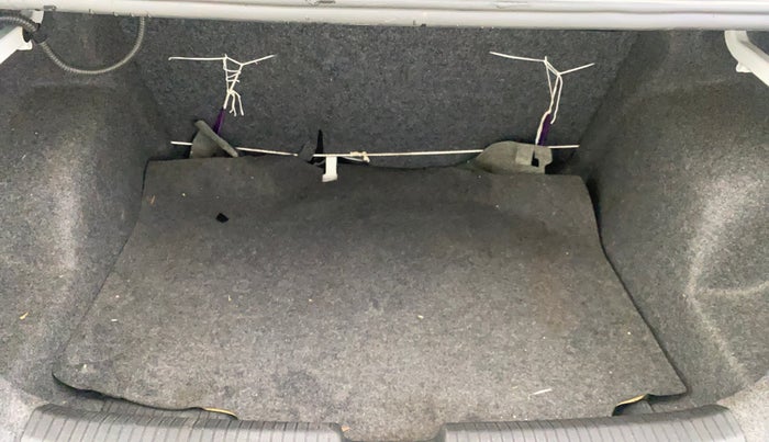 2019 Volkswagen Ameo HIGHLINE PLUS 1.5L AT 16 ALLOY, Diesel, Automatic, 99,697 km, Boot Inside