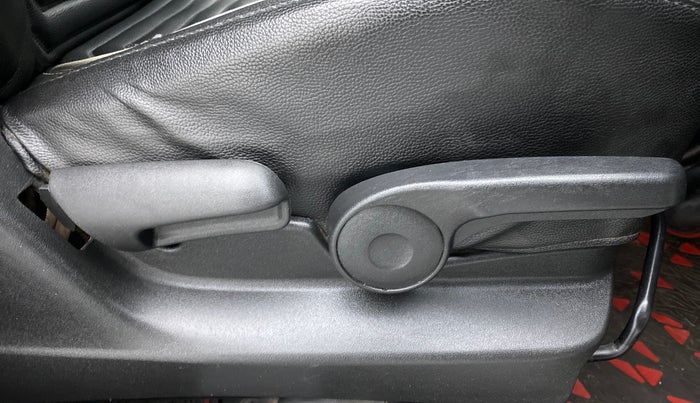 2017 Maruti Vitara Brezza ZDI PLUS, Diesel, Manual, 80,257 km, Driver Side Adjustment Panel