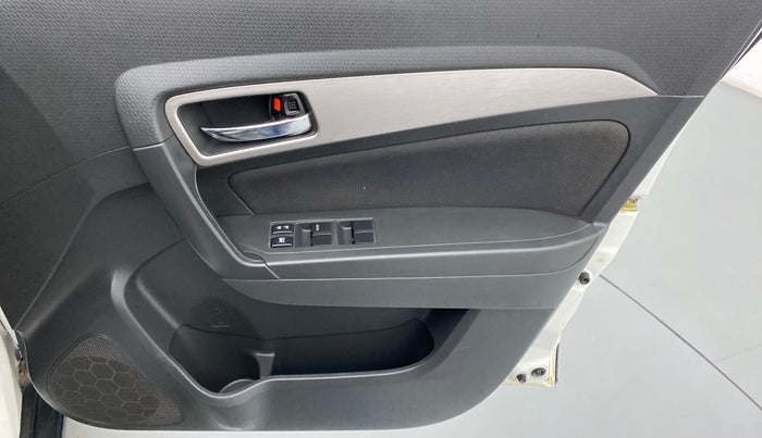 2017 Maruti Vitara Brezza ZDI PLUS, Diesel, Manual, 80,257 km, Driver Side Door Panels Control