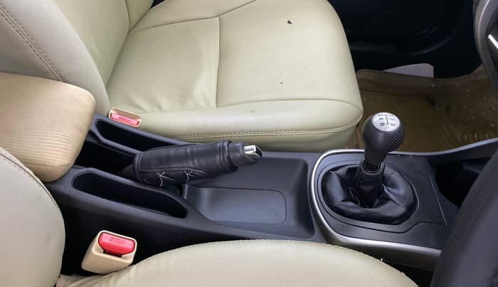 2015 Honda City 1.5L I-VTEC V MT, Petrol, Manual, 56,138 km, Gear Lever