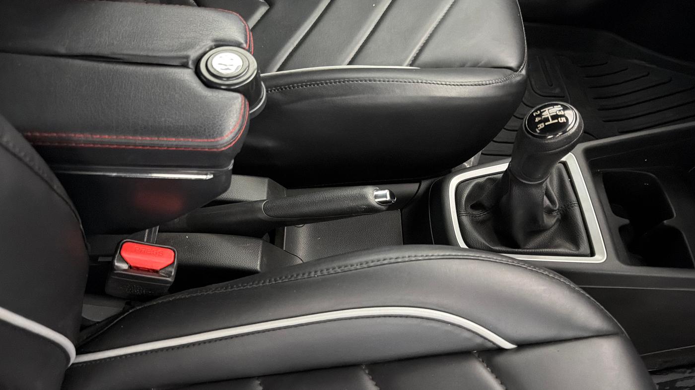 2024 Maruti Swift VXI, Petrol, Manual, 23,779 km, Gear Lever