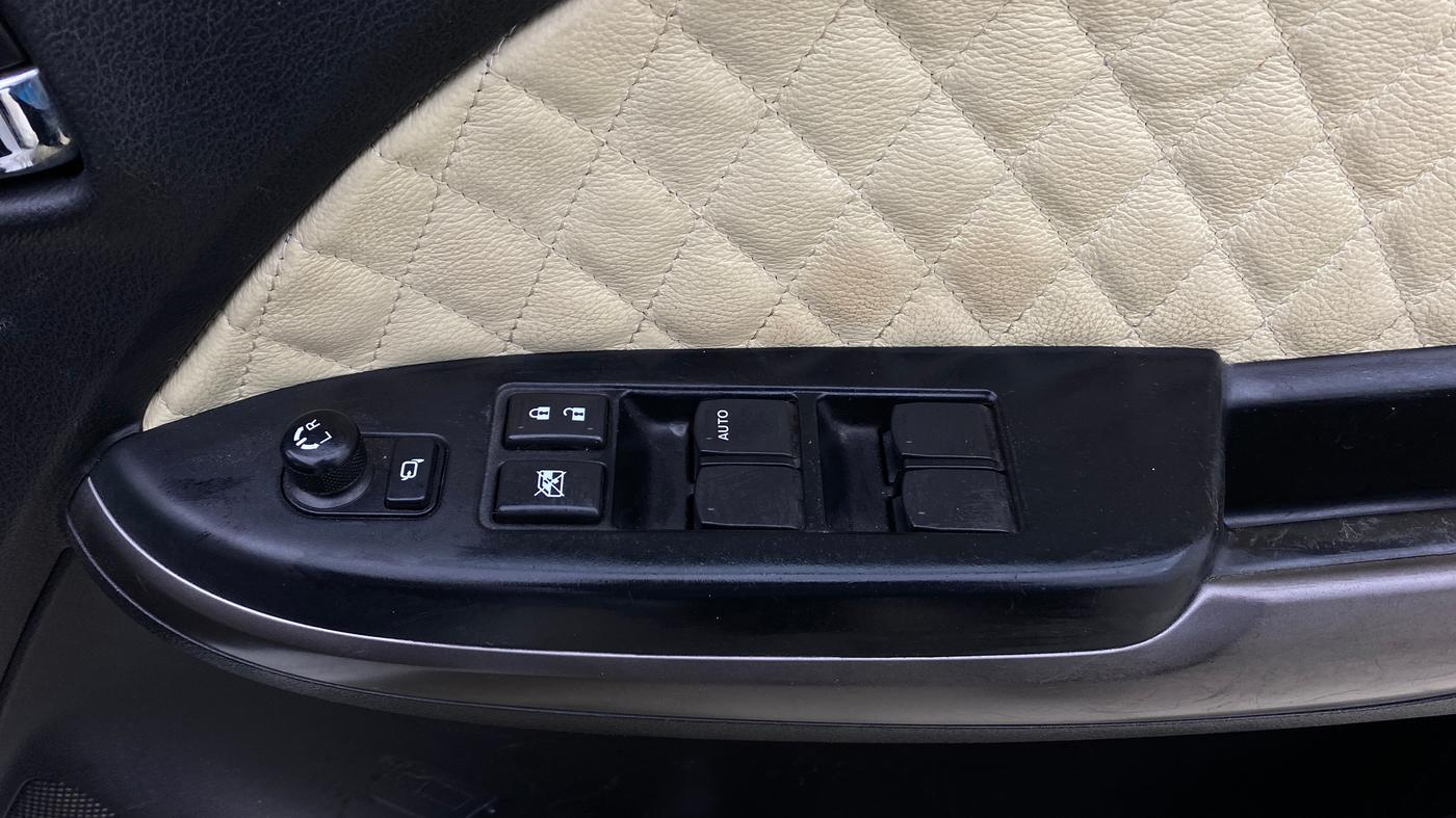 2019 Maruti Baleno ZETA PETROL 1.2, Petrol, Manual, 46,144 km, Driver Side Door Panels Control
