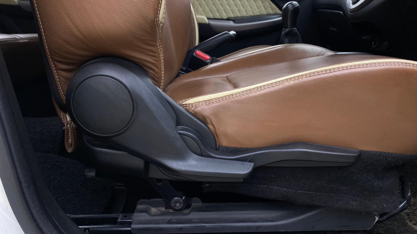 2019 Maruti Baleno ZETA PETROL 1.2, Petrol, Manual, 46,144 km, Driver Side Adjustment Panel