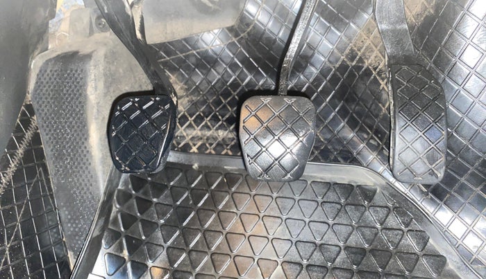 2015 Volkswagen Polo HIGHLINE1.2L, Petrol, Manual, 51,135 km, Pedals