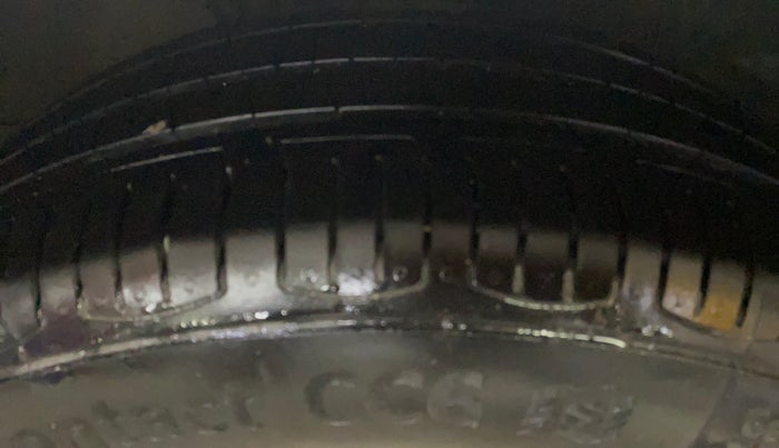 2015 Volkswagen Polo HIGHLINE1.2L, Petrol, Manual, 51,135 km, Right Front Tyre Tread