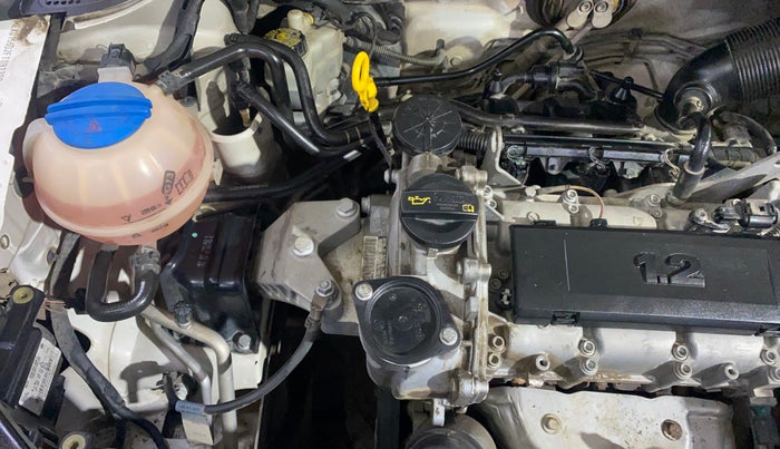 2015 Volkswagen Polo HIGHLINE1.2L, Petrol, Manual, 51,135 km, Engine View - Right