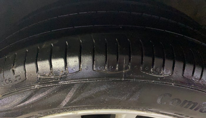 2015 Volkswagen Polo HIGHLINE1.2L, Petrol, Manual, 51,135 km, Left Front Tyre Tread