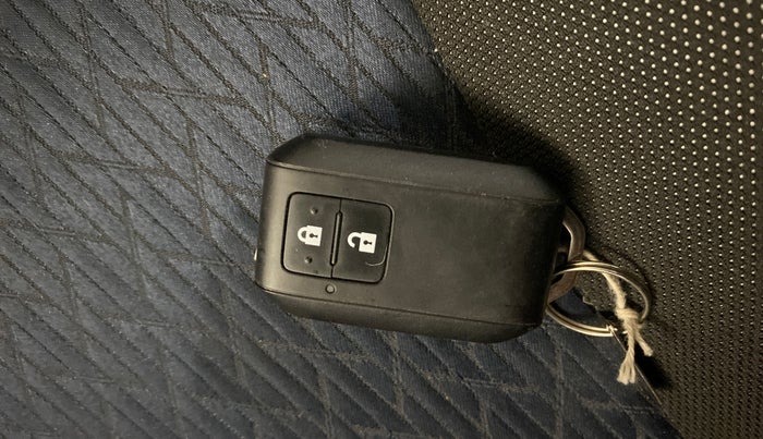 2019 Toyota Glanza G ISG, Petrol, Manual, 44,879 km, Key Close Up