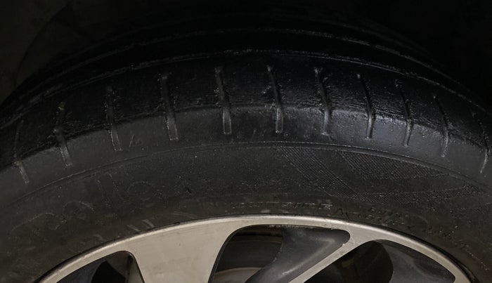 2019 Toyota Glanza G ISG, Petrol, Manual, 44,879 km, Left Front Tyre Tread