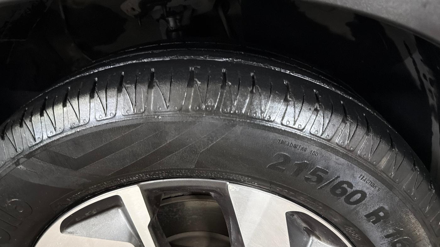 2022 KIA SONET HTX 1.0 IMT, Petrol, Manual, 80,924 km, Right Front Tyre Tread