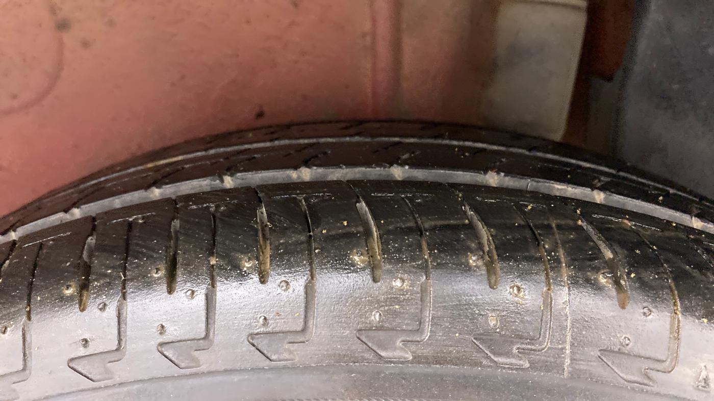 2017 Maruti IGNIS ZETA 1.2 AMT, Petrol, Automatic, 83,179 km, Left Rear Tyre Tread