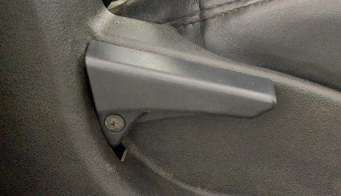 2019 Tata Tiago XT PETROL, CNG, Manual, 71,809 km, Driver Side Adjustment Panel