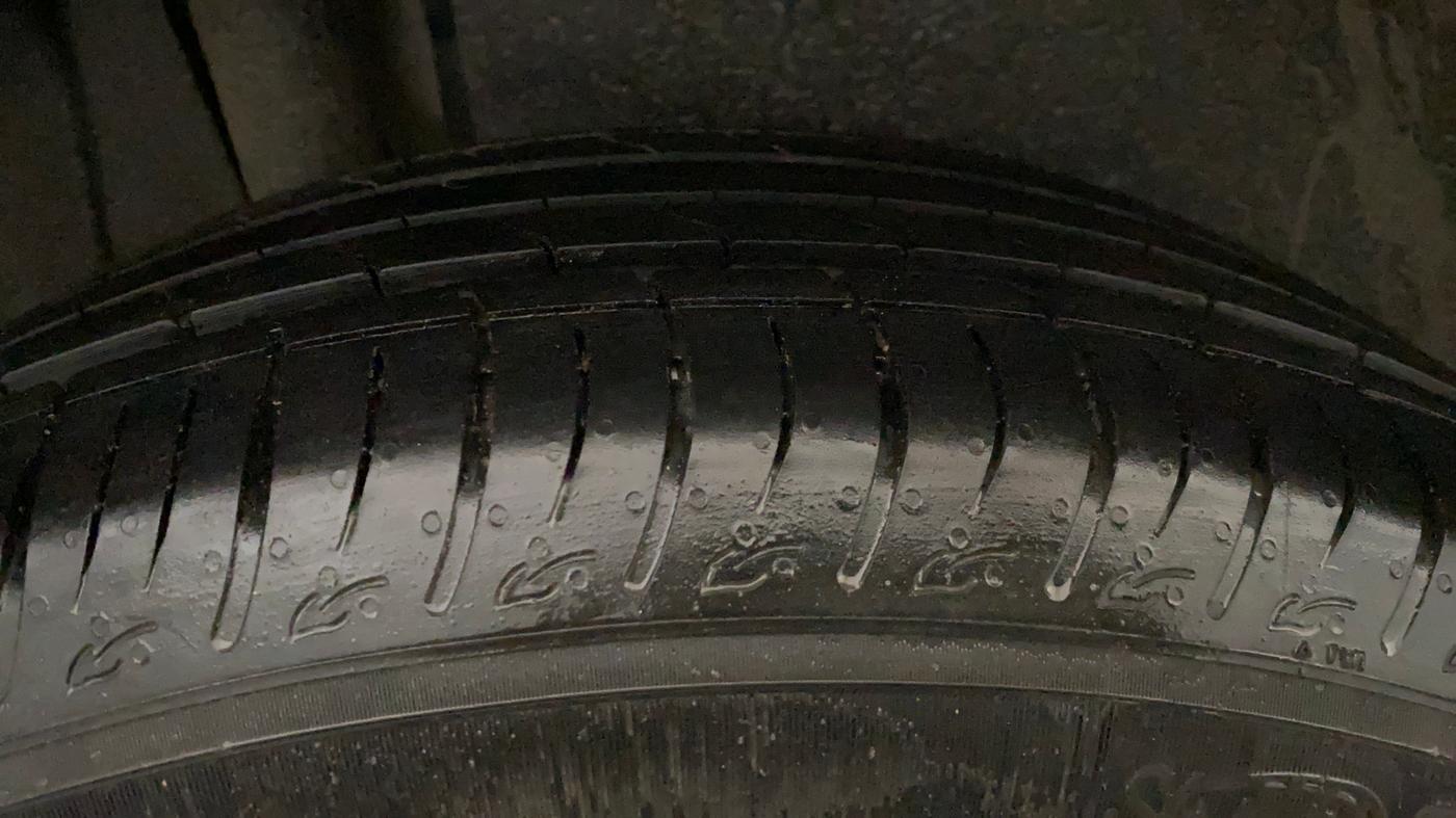 2025 Maruti BREZZA ZXI SMART HYBRID , Petrol, Manual, 12,959 km, Right Rear Tyre Tread