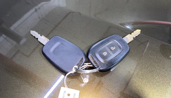 2020 Renault Kwid RXT 1.0 (O), Petrol, Manual, 20,804 km, Key Close Up