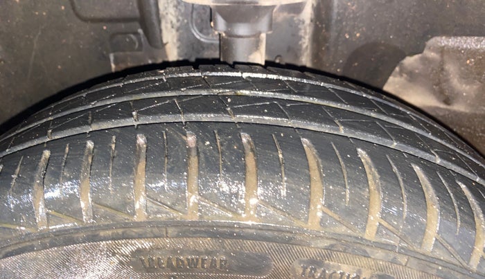 2020 Renault Kwid RXT 1.0 (O), Petrol, Manual, 20,804 km, Left Front Tyre Tread