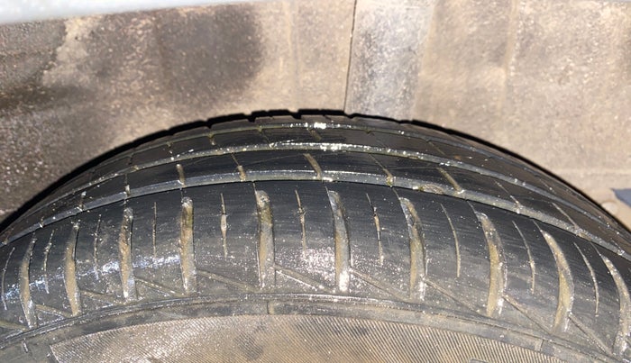 2020 Renault Kwid RXT 1.0 (O), Petrol, Manual, 20,804 km, Left Rear Tyre Tread