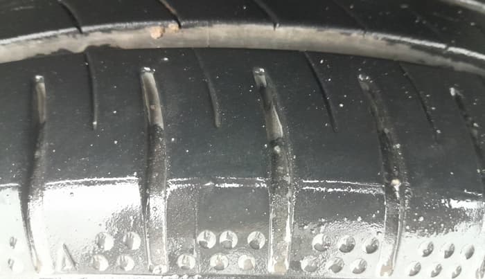2013 Skoda Octavia ELEGANCE 2.0 TDI AT, Diesel, Automatic, 1,05,095 km, Left Front Tyre Tread